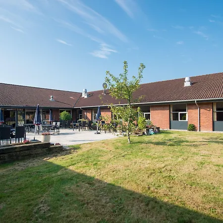 Hotel Lynggaarden 3*